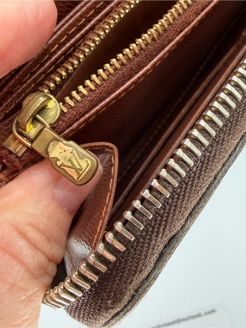 Authentic Louis Vuitton Zippy Monogram Wallet W/Box and Dust Bag Good Condition - Picture 13 of 14